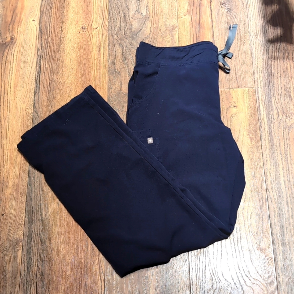 Figs Kade Cargo Scrub Pants in Navy Size Medium